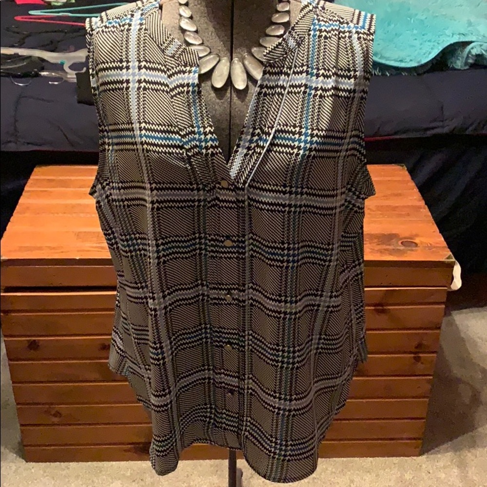 Women’s sleeveless top